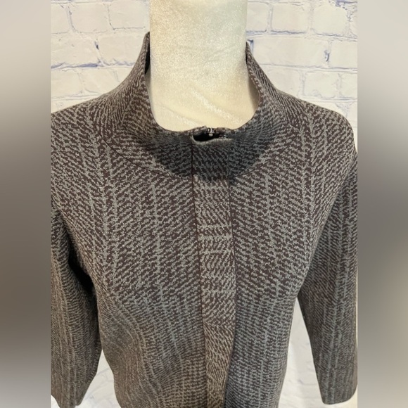 Carlisle New York polyester/spandex blend sweater/jacket size small - Picture 2 of 8